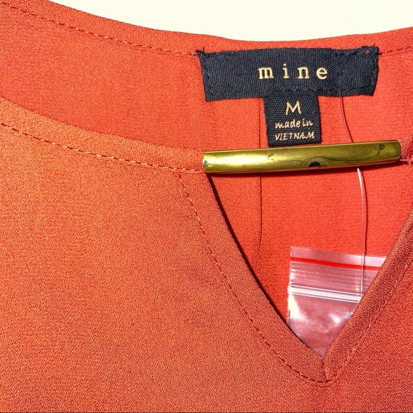 Mine Keyhole Hardware Blouse - Picture 2 of 2